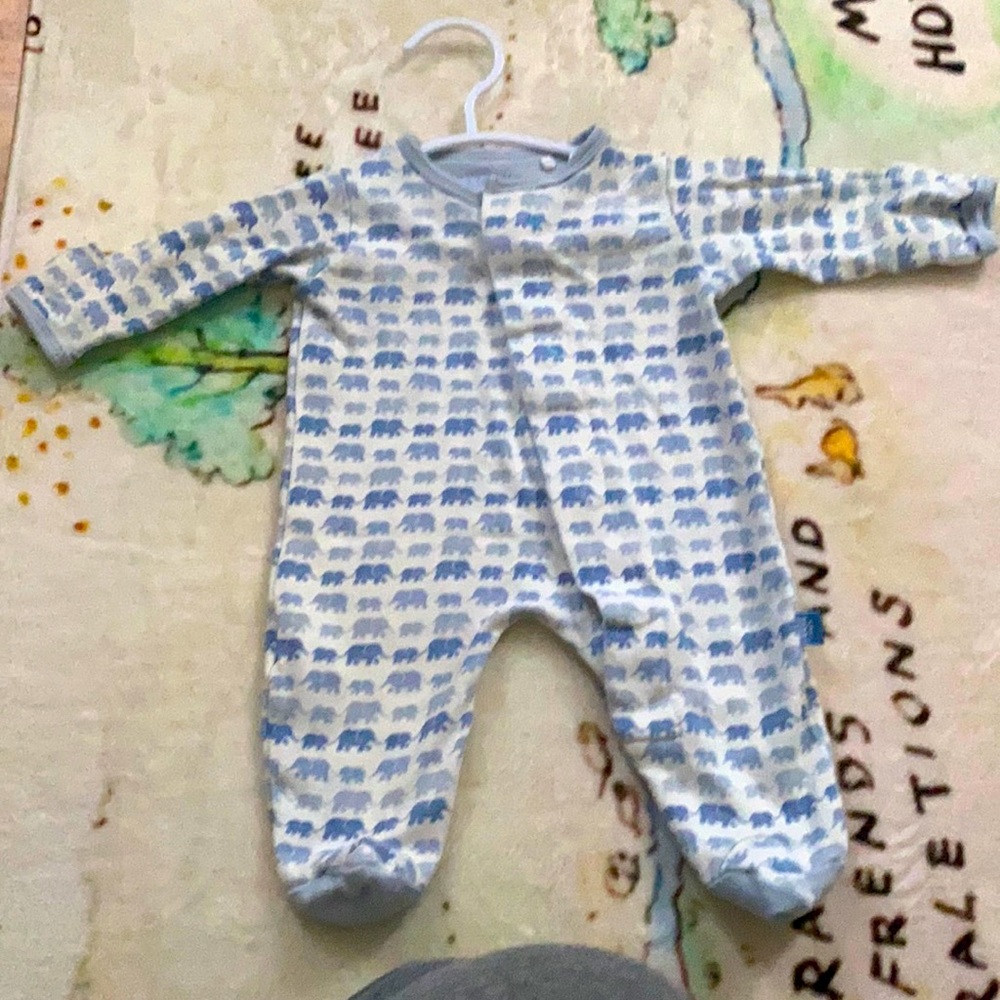 Magneticme onesie